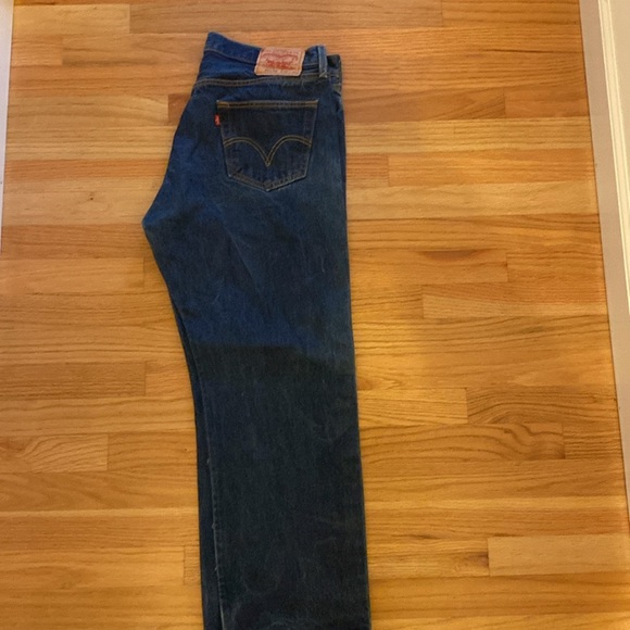 Levi’s 501xx states 38x 30 but r shrink to fit. Measures 36” waste x 27” in - Picture 2 of 3